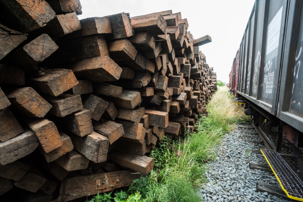 Oak railway ties