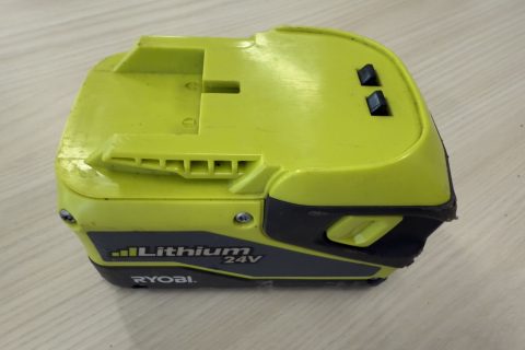 Rechargeable lithium-ion power tool battery