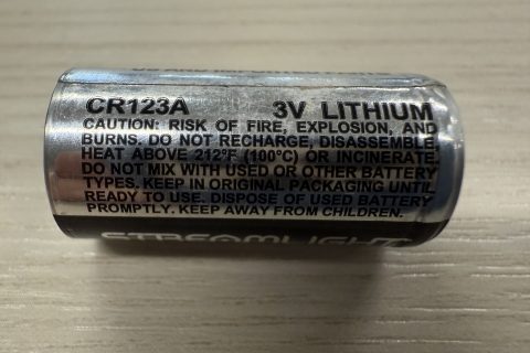 Single-use 3-volt lithium battery